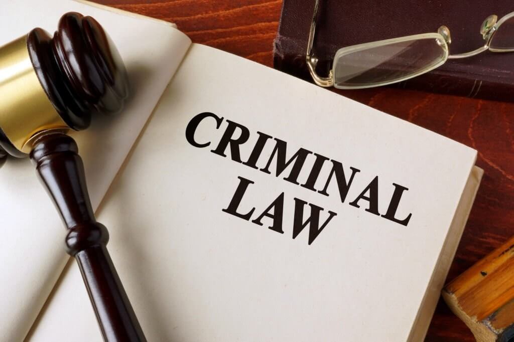 Navigating Legal Troubles: The Role of a Criminal Lawyer